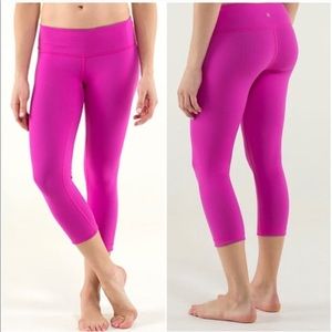 RARE Hot Pink Lululemon Wunder Under Crops Size 6